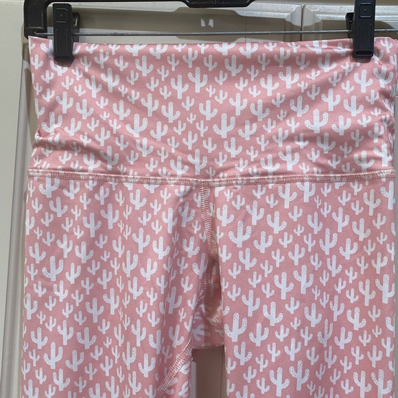 Dirty Blondes Pink Cactus Leggings - Picture 3 of 7